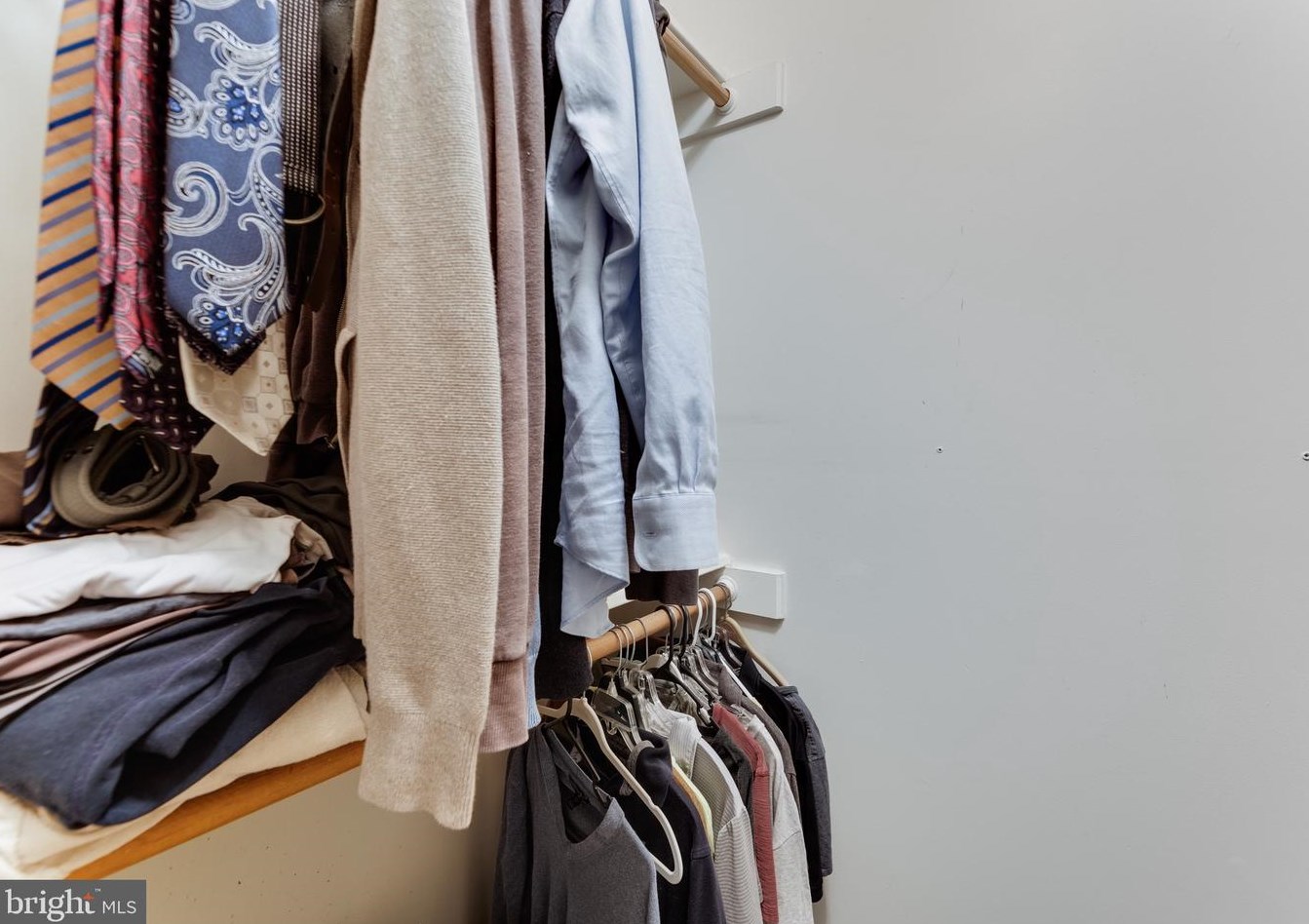 20358 Flushing Meadows Ct, Ashburn VA  20147-3854 exterior