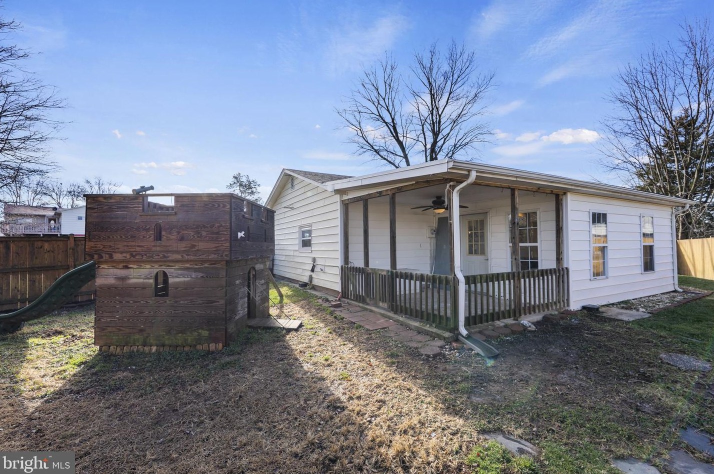 101 Cypress Rd, Dulles VA  20164-4004 exterior
