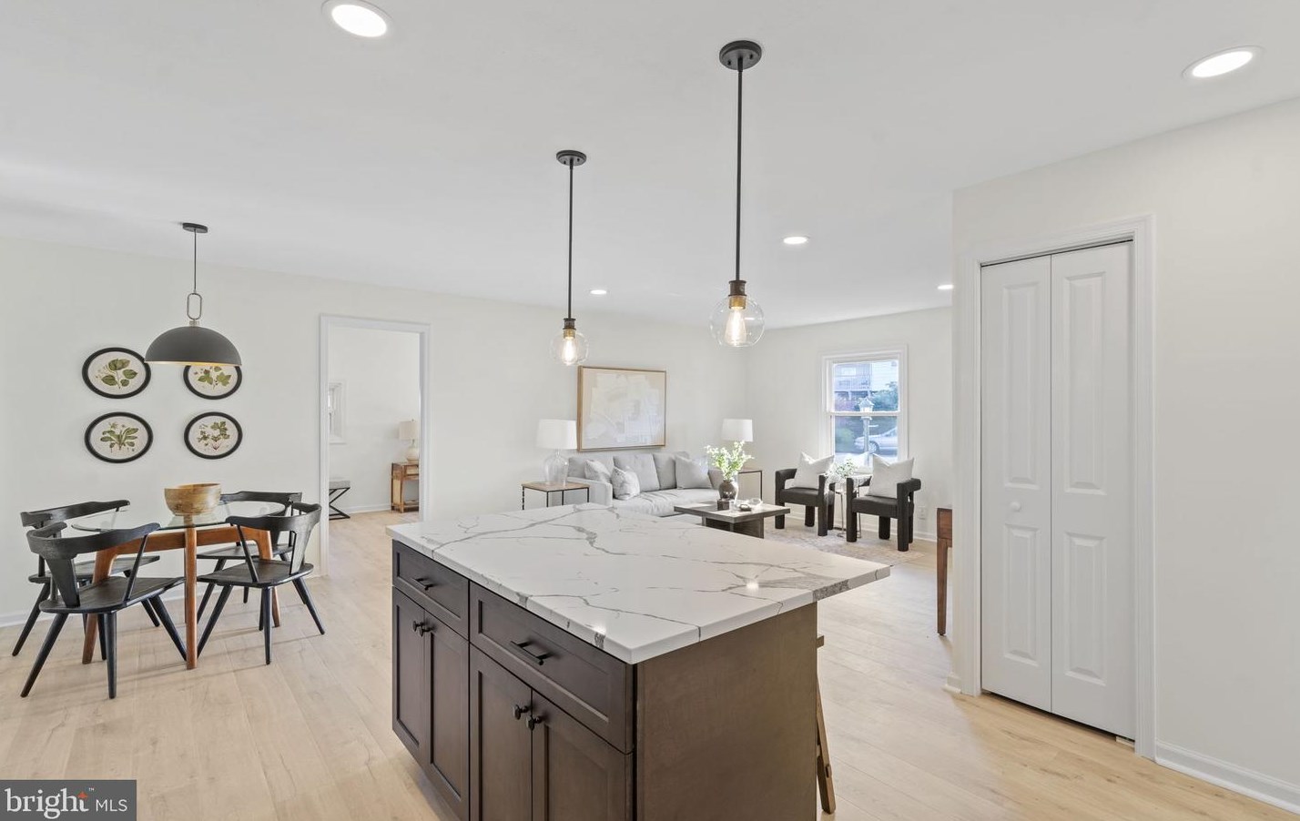 101 Cypress Rd, Dulles VA  20164-4004 exterior