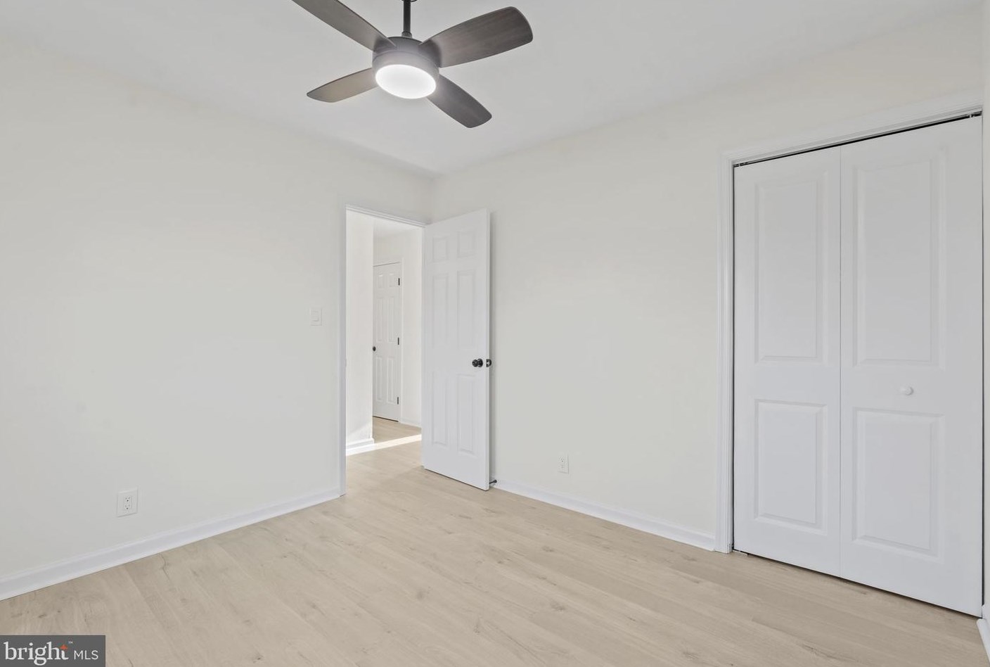 101 Cypress Rd, Dulles VA  20164-4004 exterior