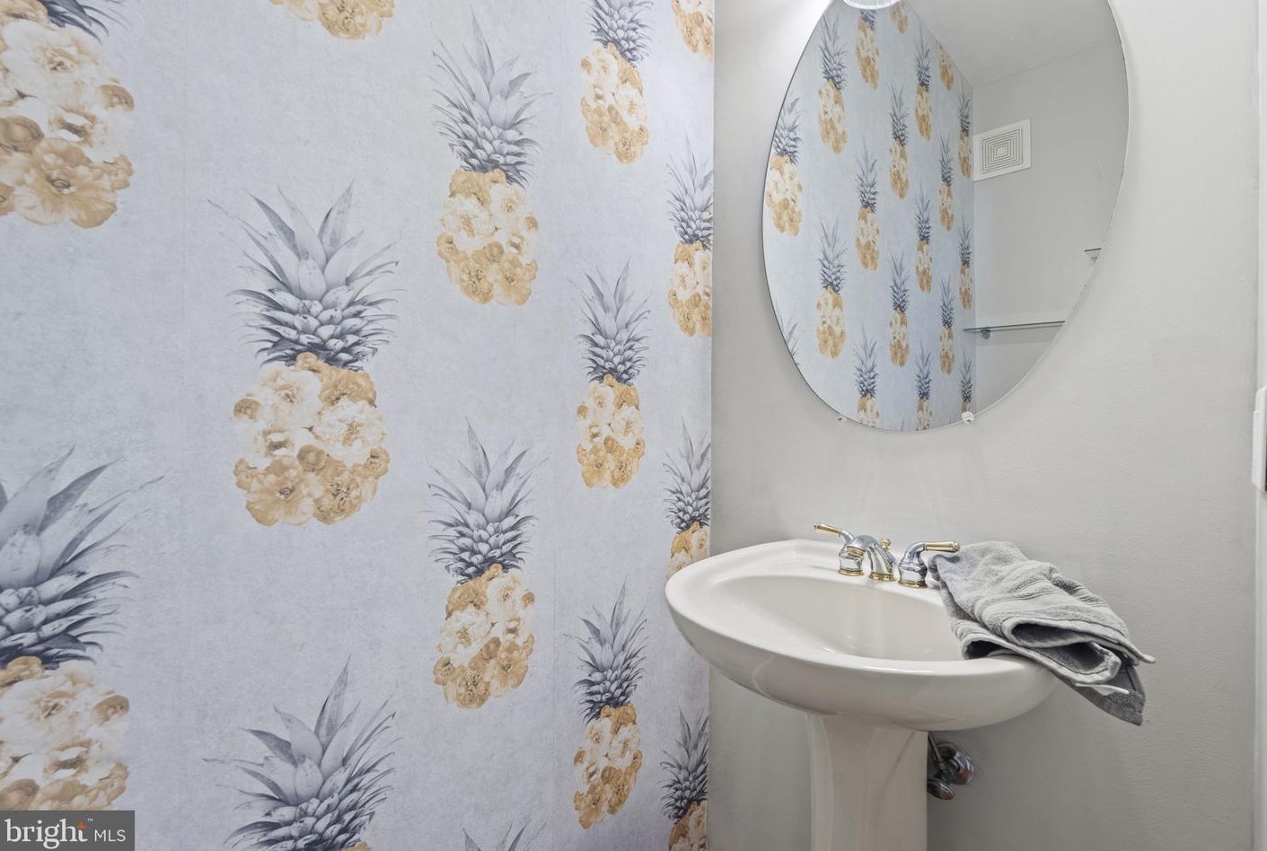 20234 Nightwatch St, Ashburn VA  20147-7421 exterior