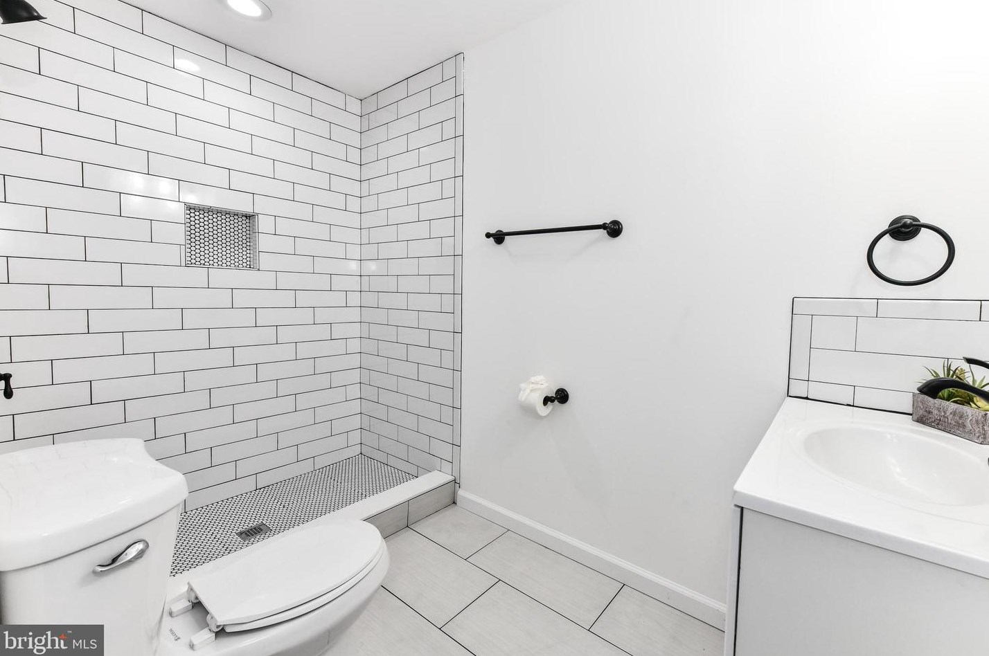 43 Bickel Ct, Sterling VA  20165-5727 exterior