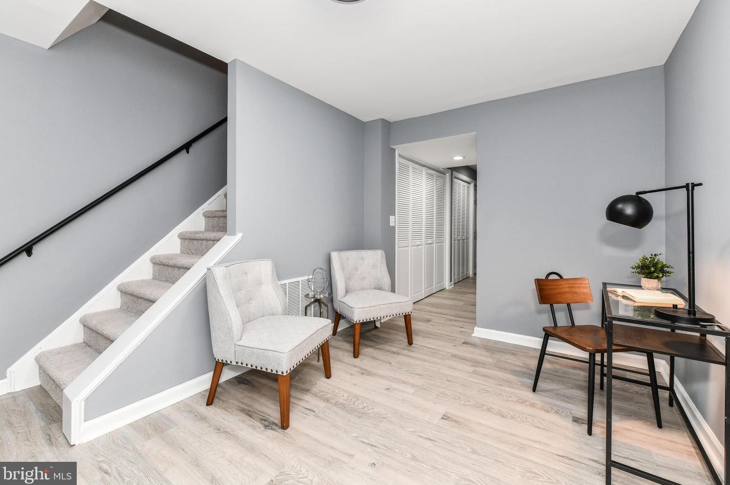 43 Bickel Ct, Sterling VA  20165-5727 exterior