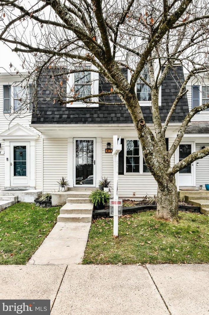 43 Bickel Ct, Sterling VA  20165-5727 exterior