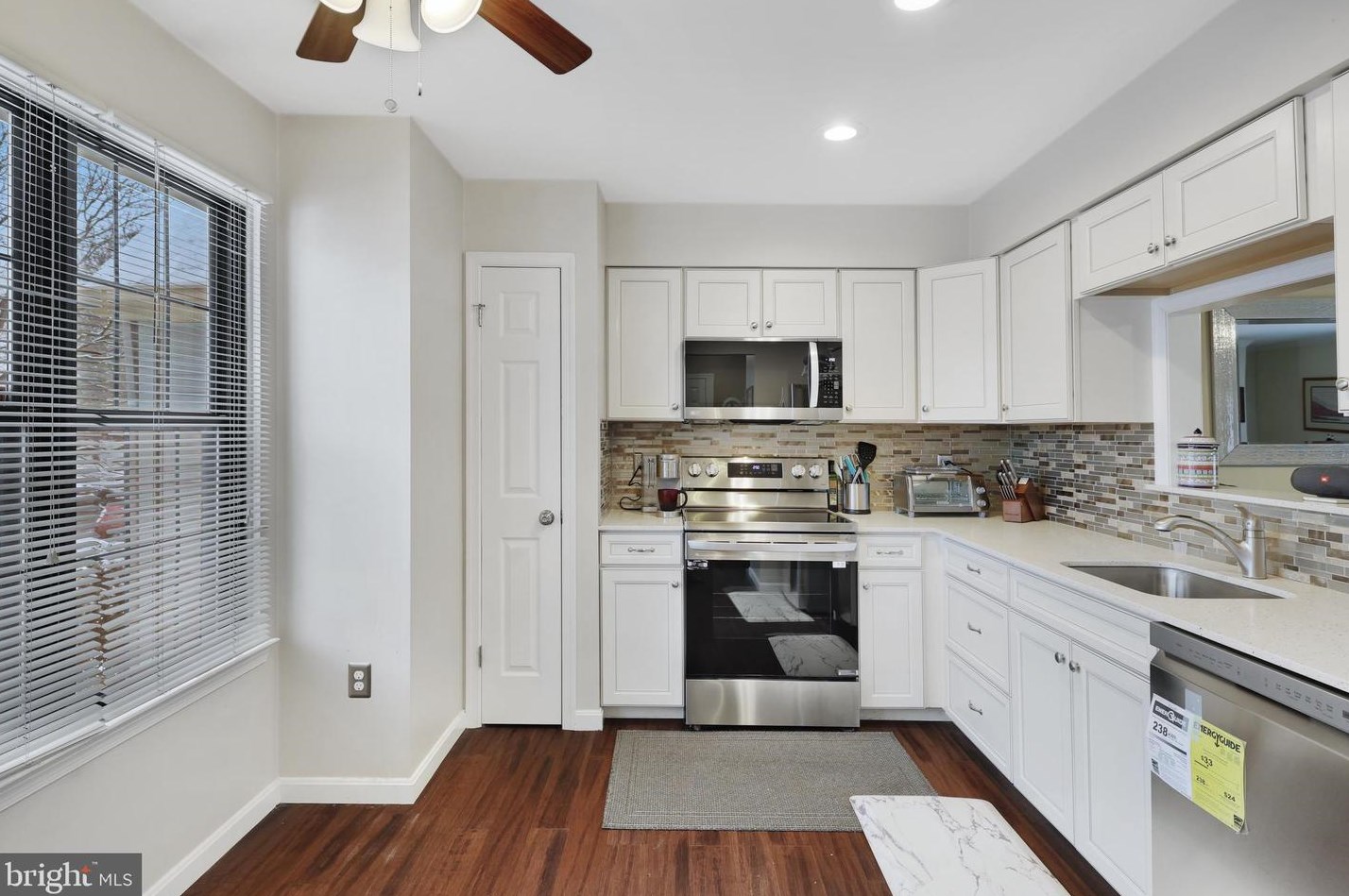 11 Haxall Ct, Dulles VA  20165-5751 exterior