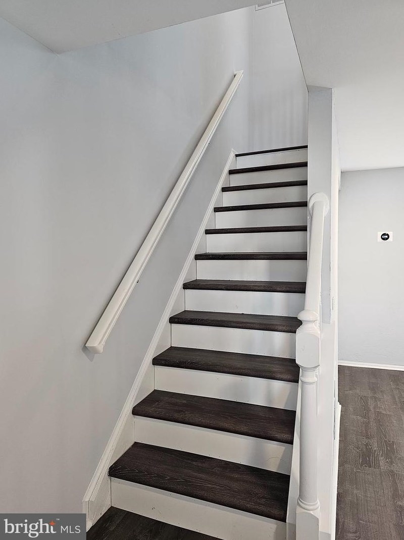 31 Southall Ct, Dulles VA  20165-5781 exterior