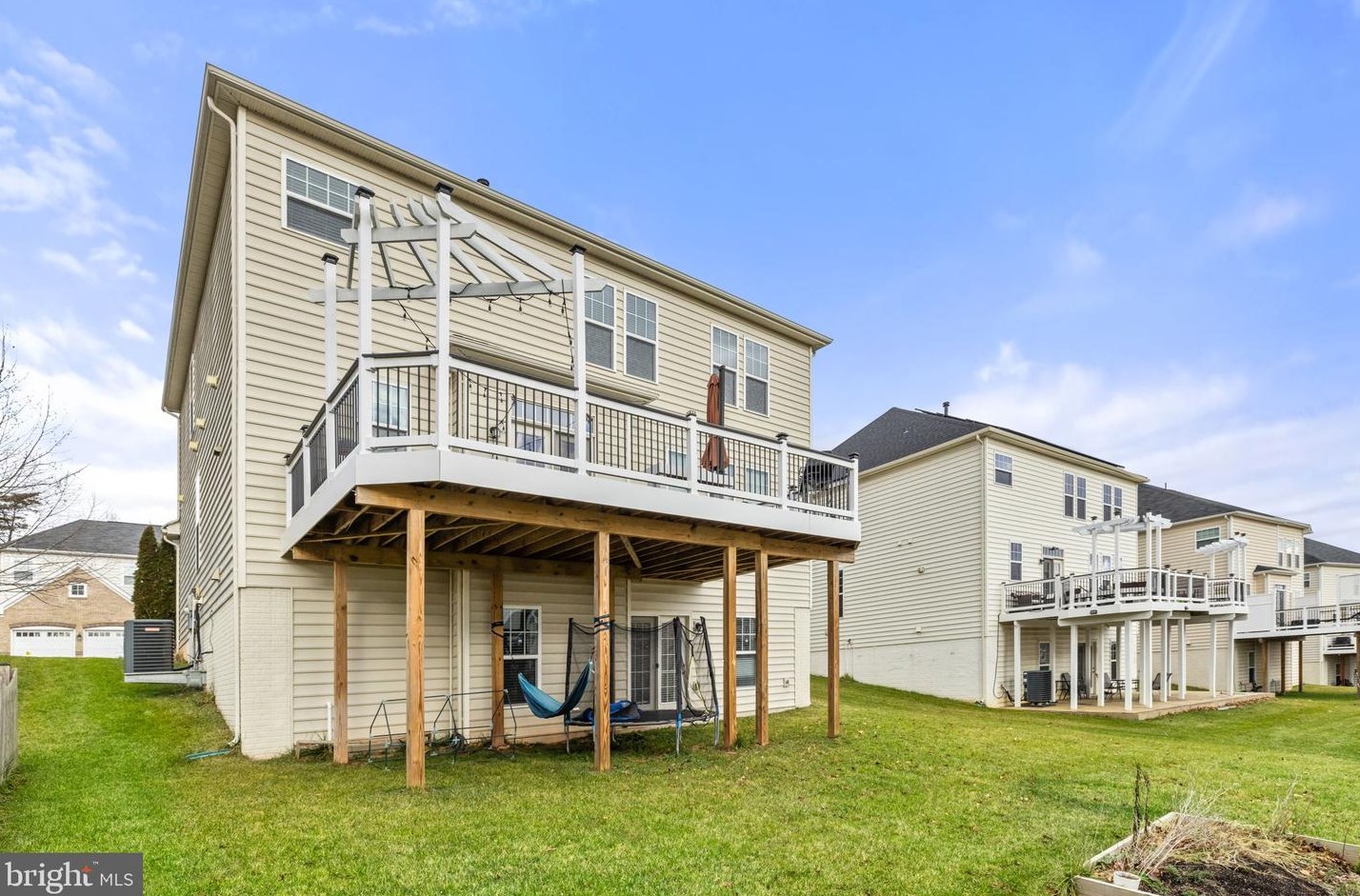 41547 Great Smokey Dr, Stone Ridge VA  20105-5549 exterior