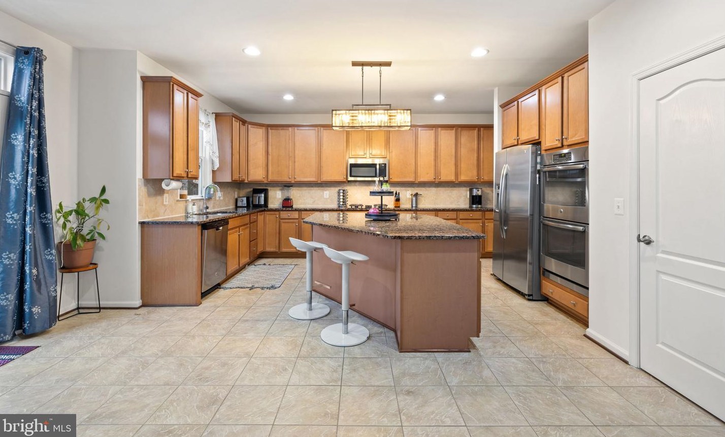 41547 Great Smokey Dr, Stone Ridge VA  20105-5549 exterior