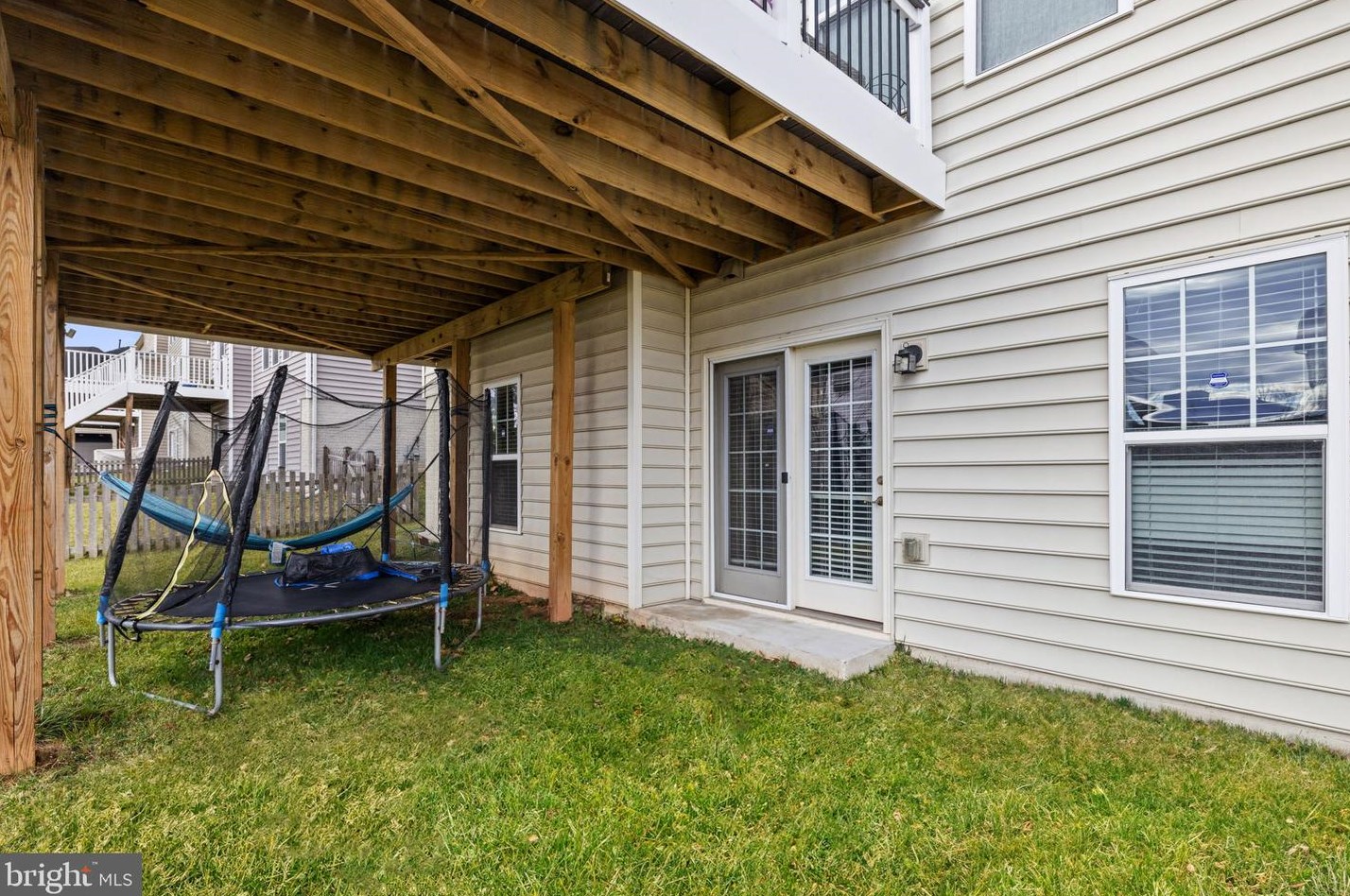 41547 Great Smokey Dr, Stone Ridge VA  20105-5549 exterior