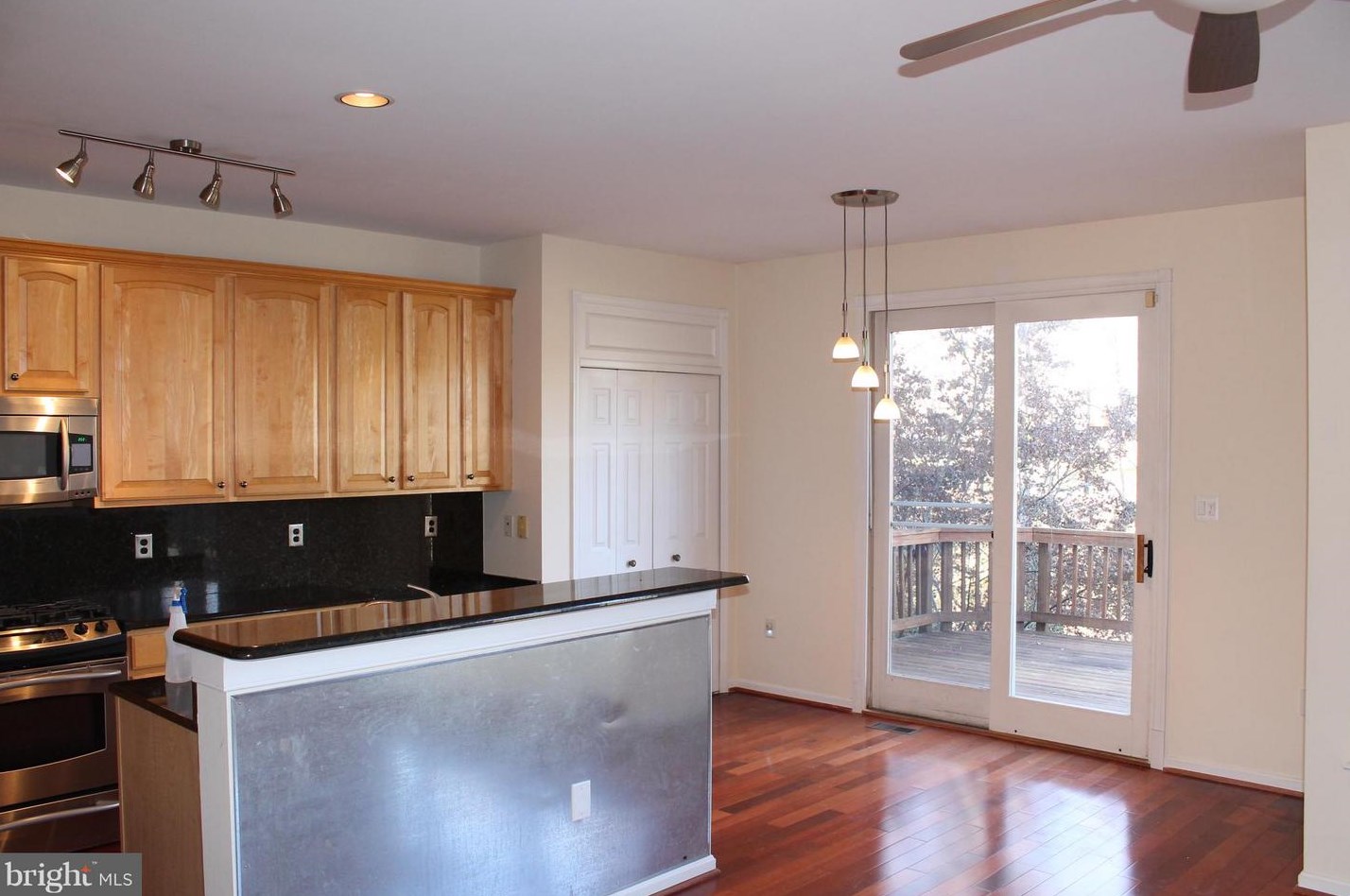 47682 Loweland Ter, Dulles VA  20165-5144 exterior