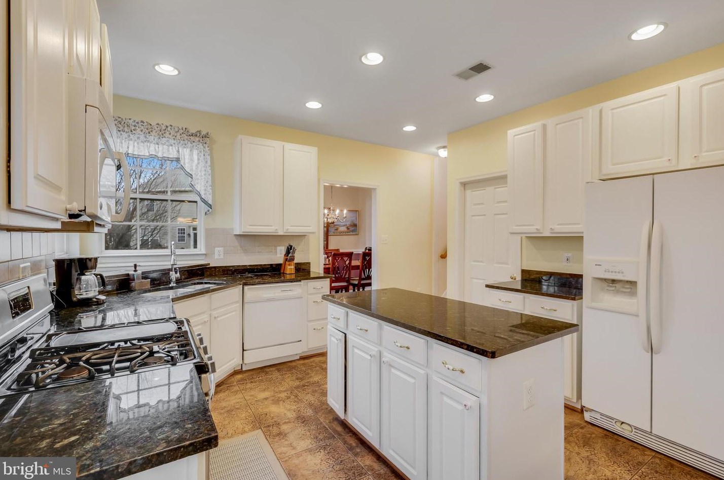 44326 Misty Creek Pl, Ashburn VA  20147-2868 exterior