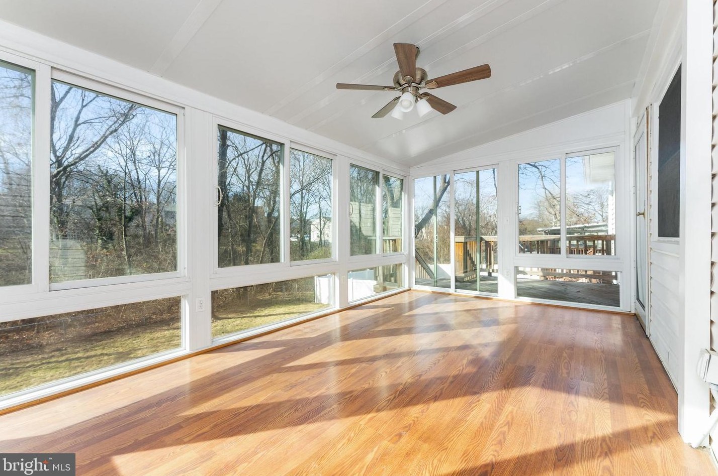 403 Poplar Rd, Dulles VA  20164-3309 exterior