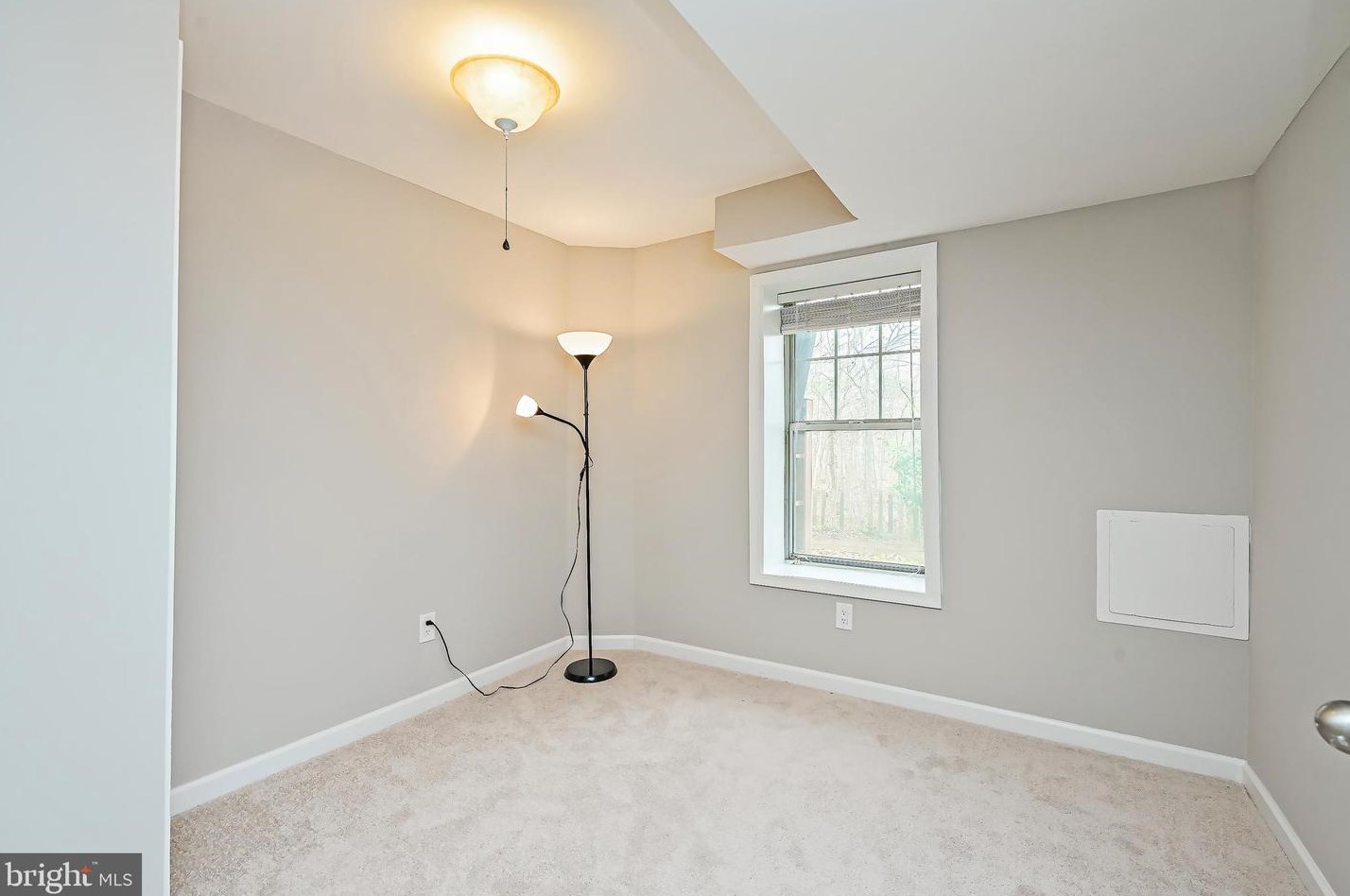 18 Oakdale Ct, Dulles VA  20165-5641 exterior