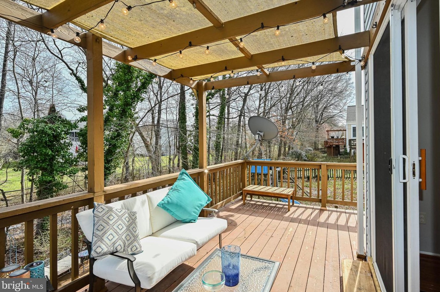 18 Oakdale Ct, Dulles VA  20165-5641 exterior