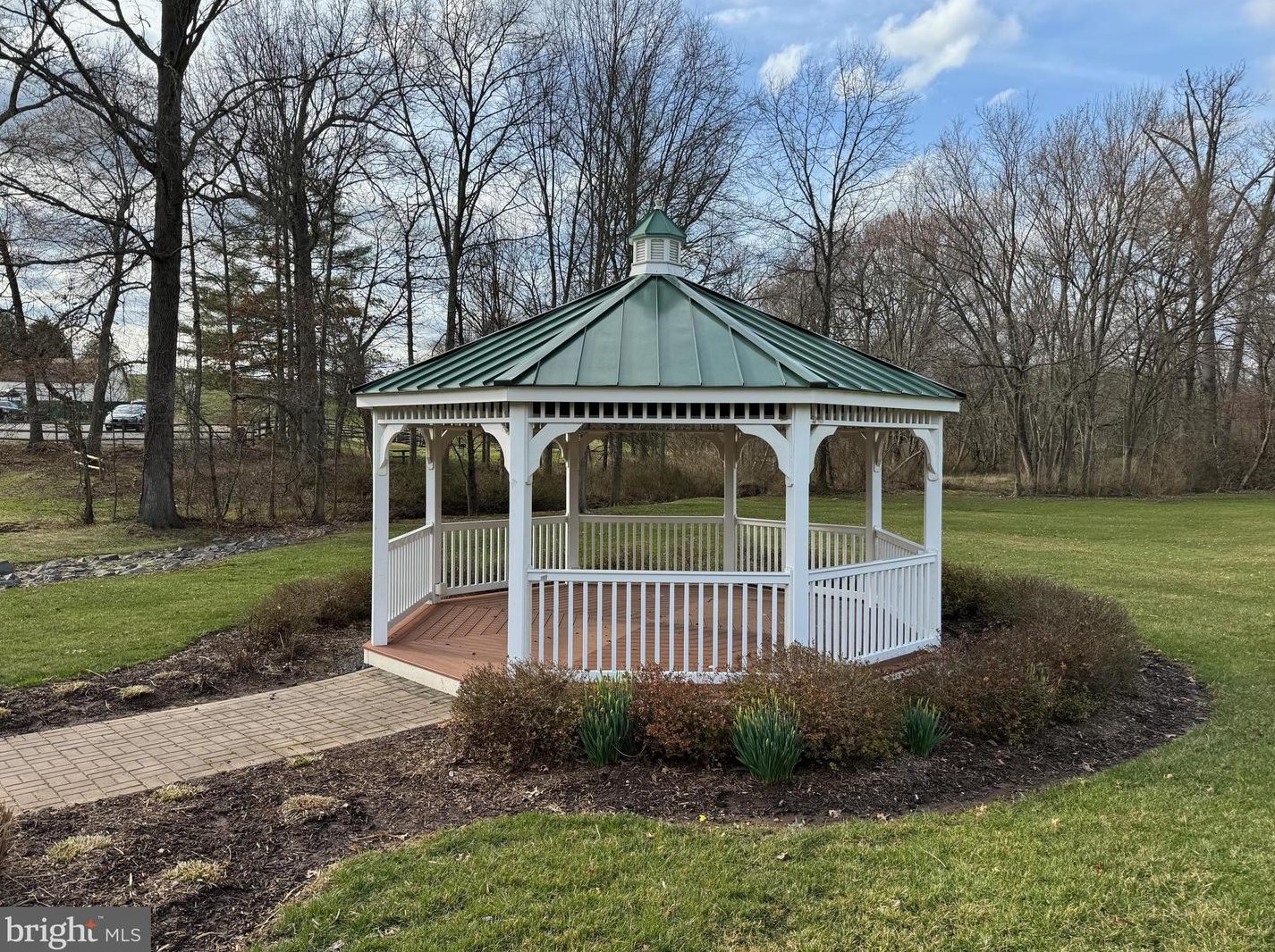 18 Oakdale Ct, Dulles VA  20165-5641 exterior