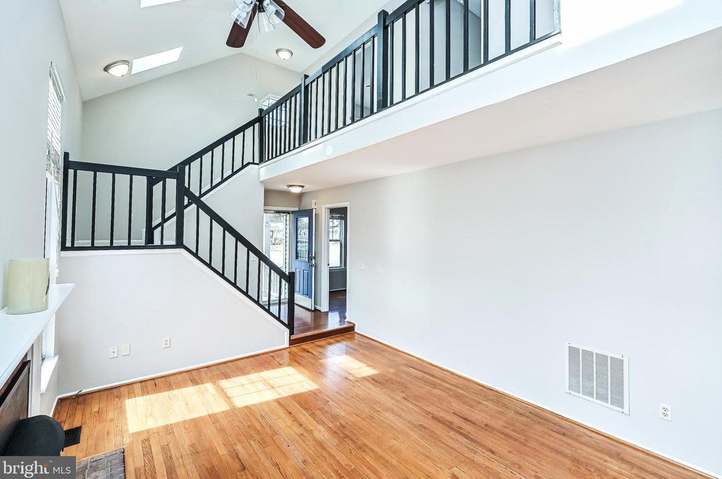 18 Oakdale Ct, Dulles VA  20165-5641 exterior