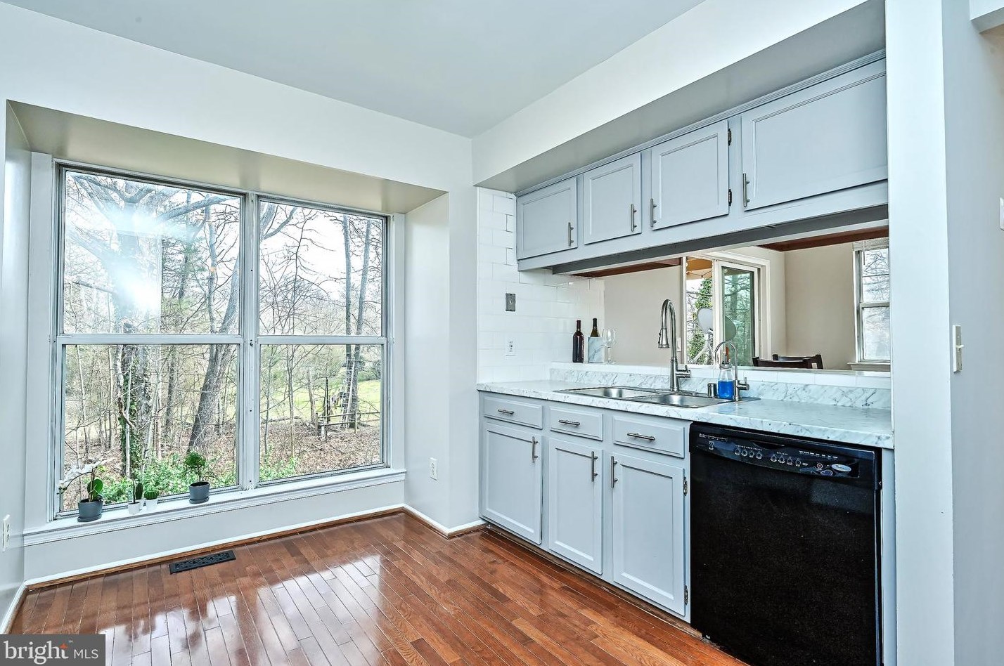 18 Oakdale Ct, Dulles VA  20165-5641 exterior