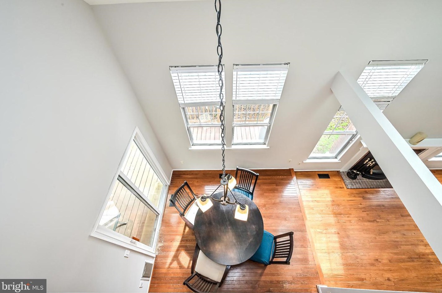 18 Oakdale Ct, Dulles VA  20165-5641 exterior