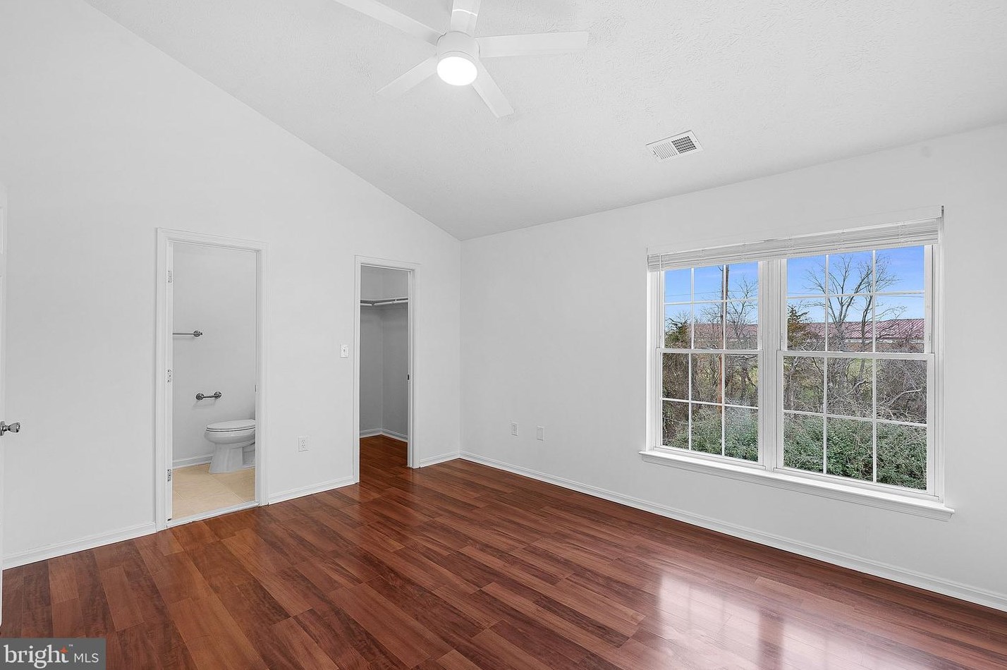 44112 Tippecanoe Ter, Ashburn VA  20147-4817 exterior