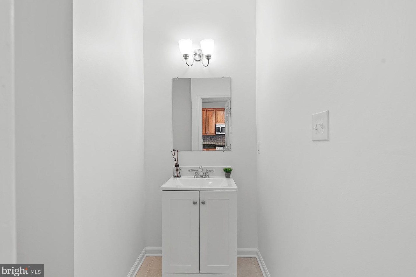 44112 Tippecanoe Ter, Ashburn VA  20147-4817 exterior