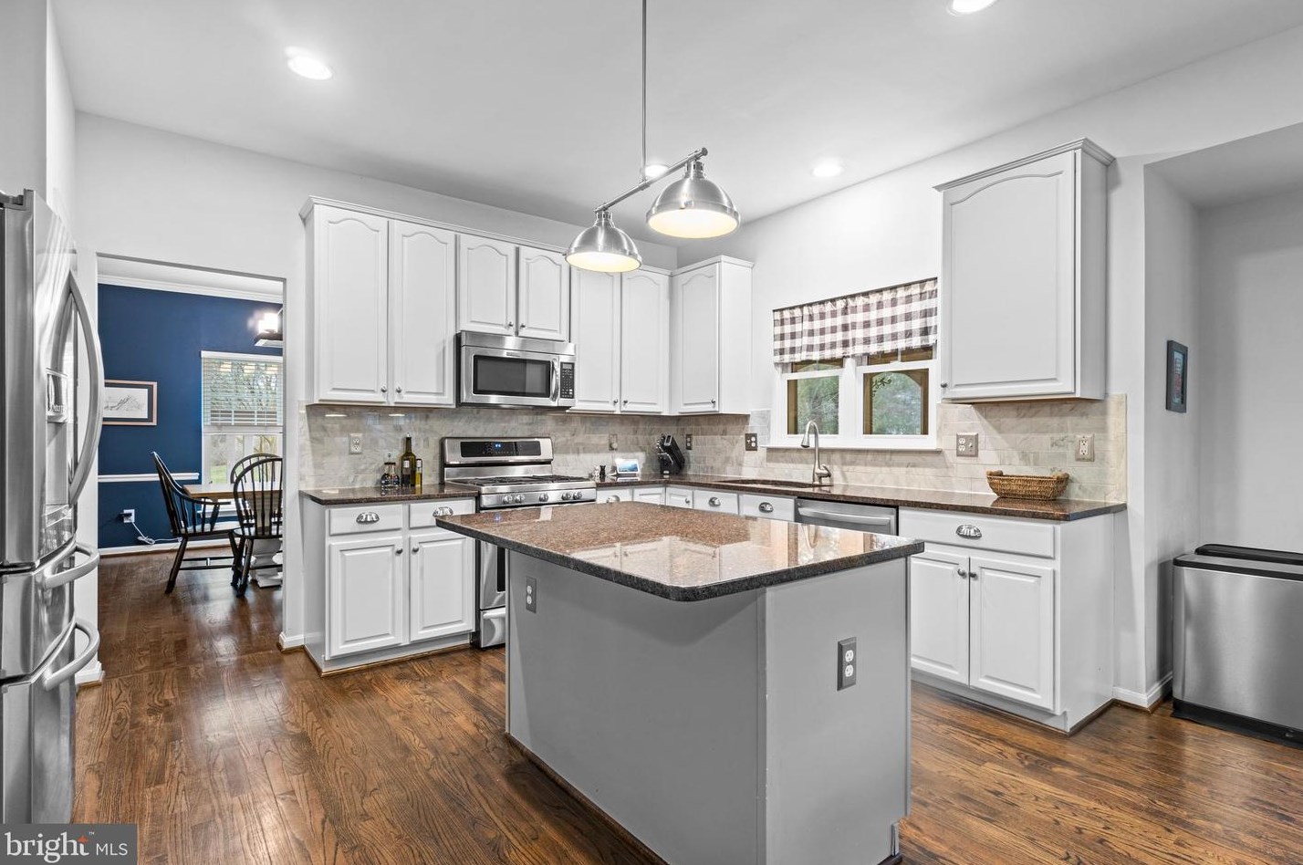 43126 Arundell Ct, Ashburn VA  20148-5021 exterior