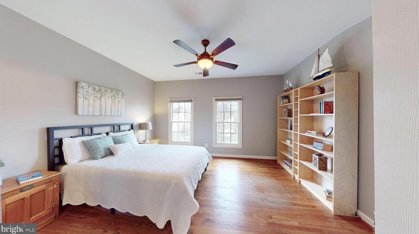 47305 Middle Bluff Pl, Dulles VA  20165-3131 exterior