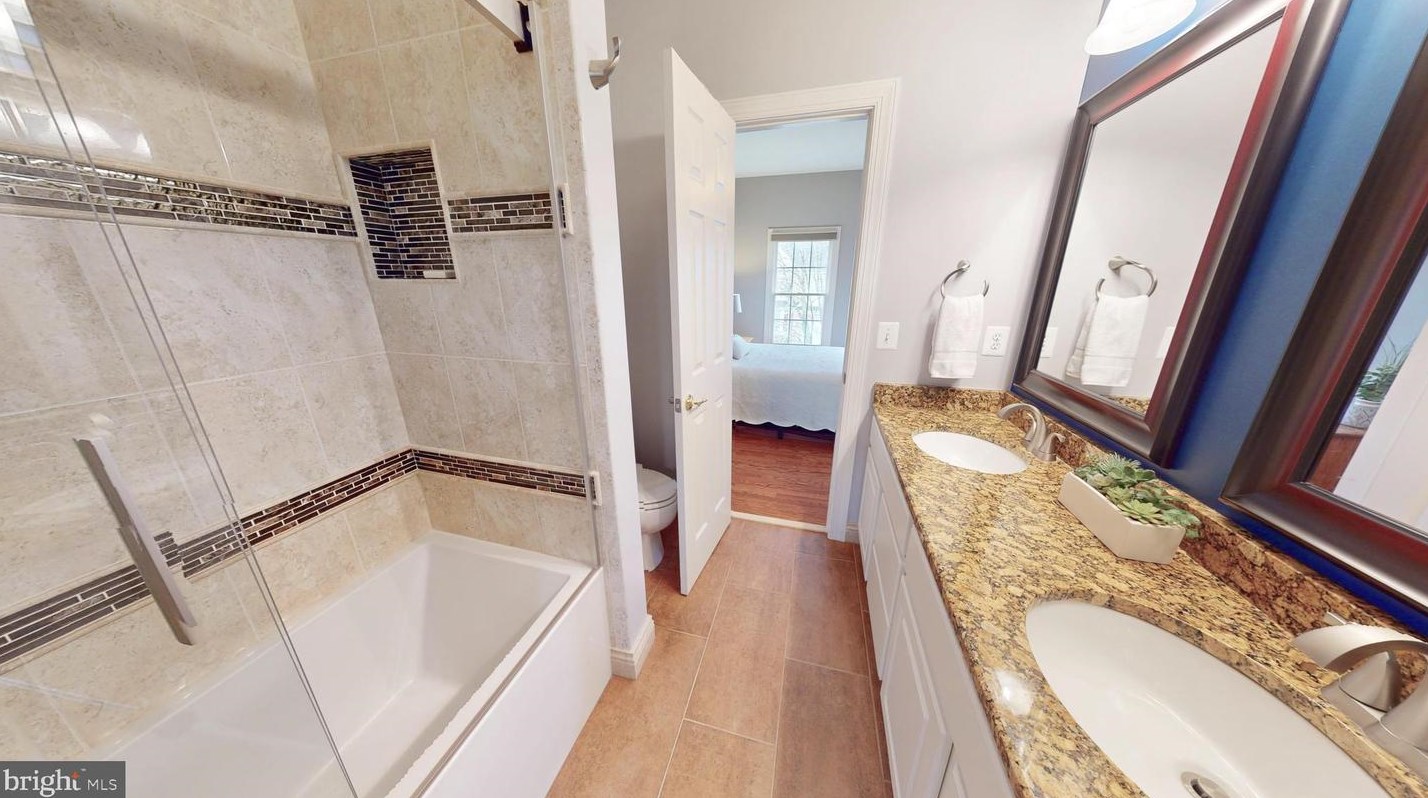 47305 Middle Bluff Pl, Dulles VA  20165-3131 exterior