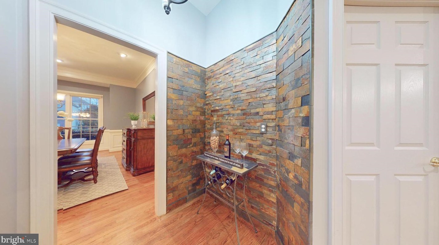 47305 Middle Bluff Pl, Dulles VA  20165-3131 exterior