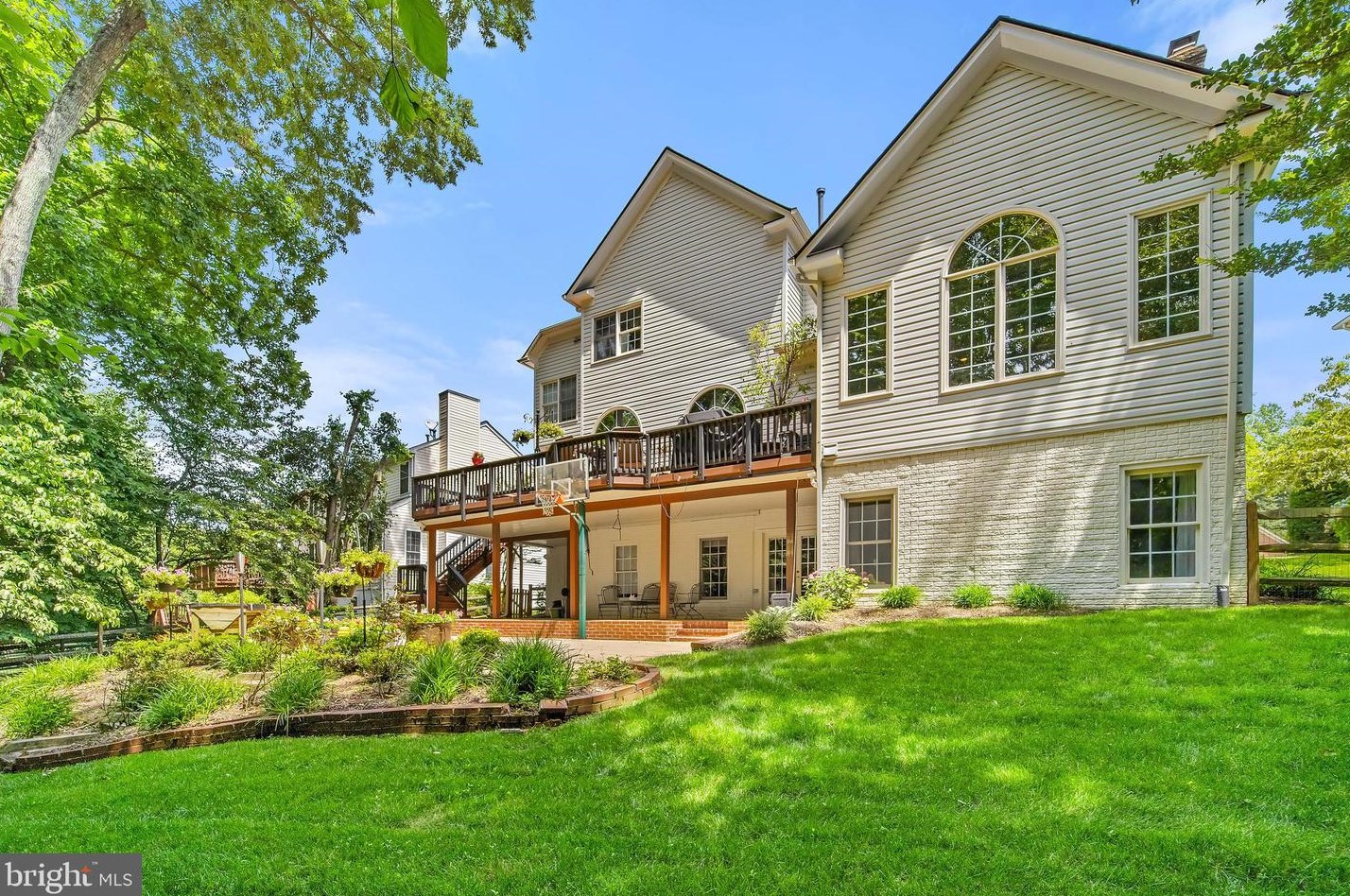 47305 Middle Bluff Pl, Dulles VA  20165-3131 exterior