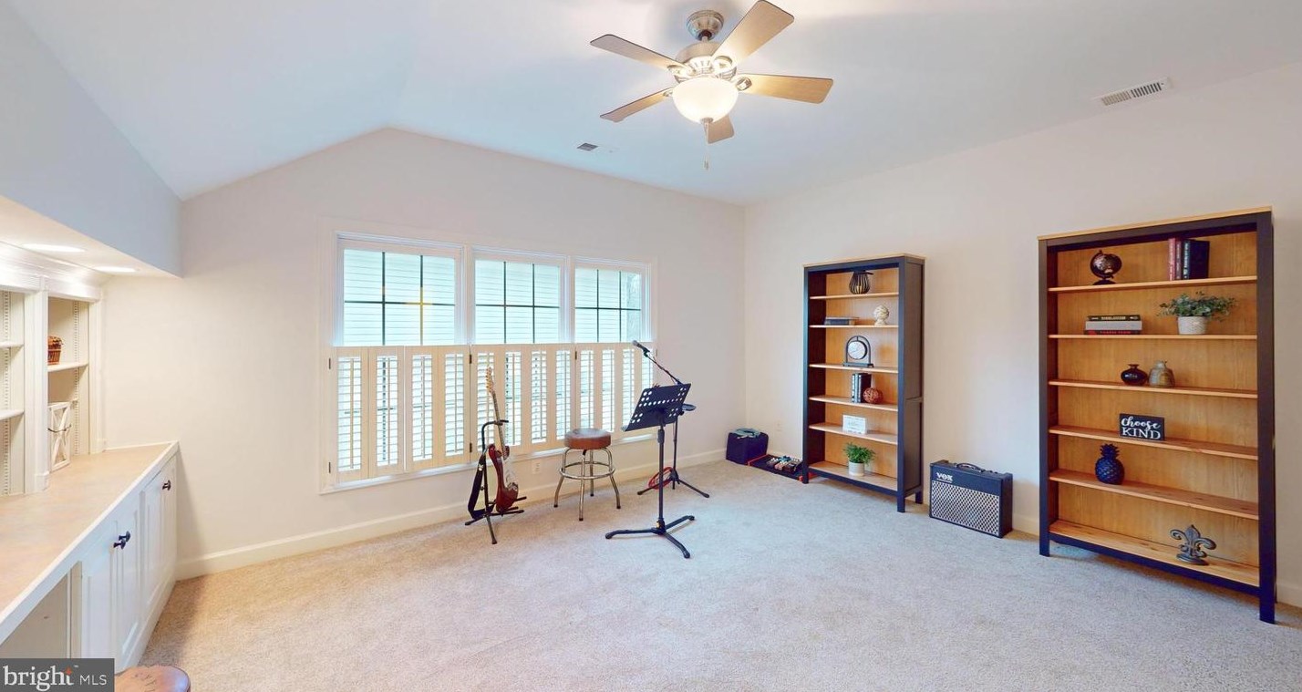 47305 Middle Bluff Pl, Dulles VA  20165-3131 exterior