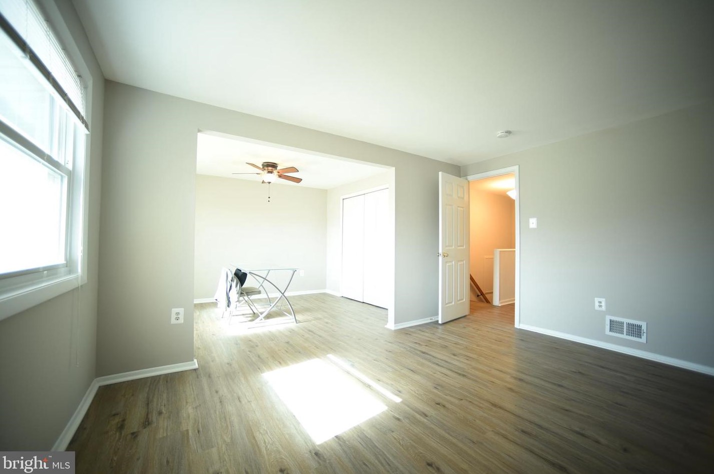 7 Carolina Ct, Dulles VA  20164-1729 exterior