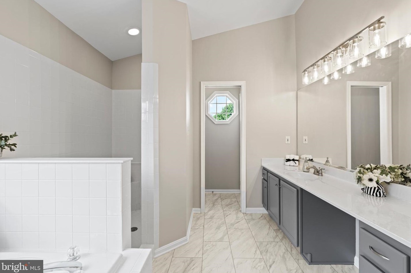 20543 Chapin Ct, Dulles VA  20165-3536 exterior