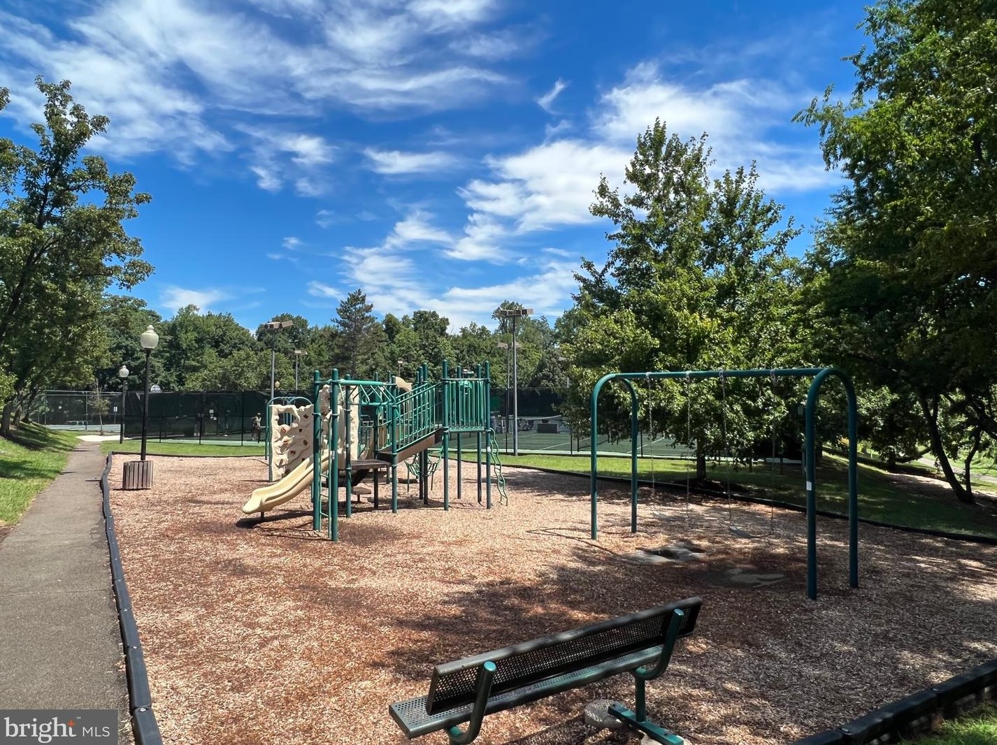 20543 Chapin Ct, Dulles VA  20165-3536 exterior