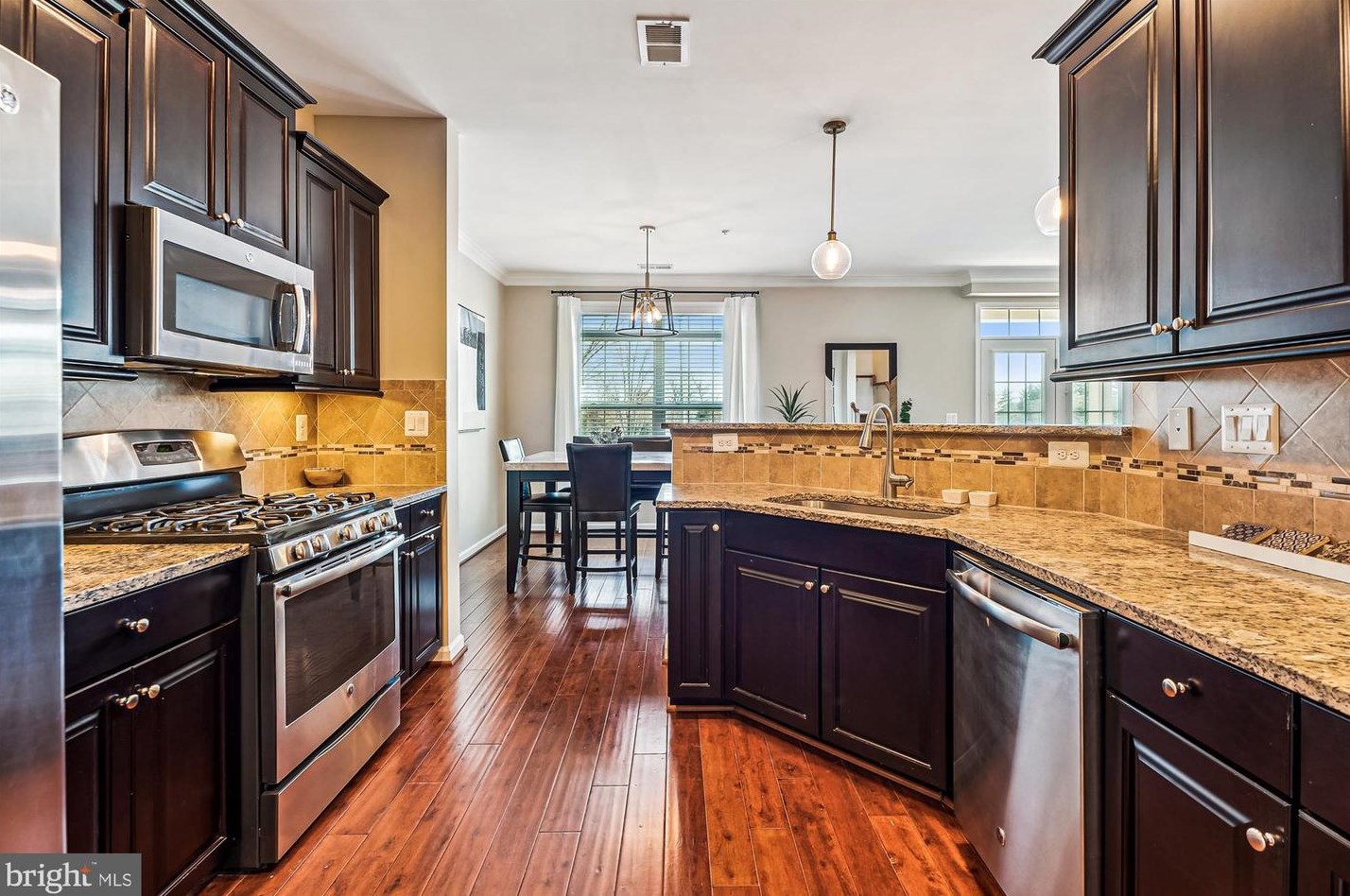 21176 Belmont View Ter, Ashburn VA  20148-4470 exterior