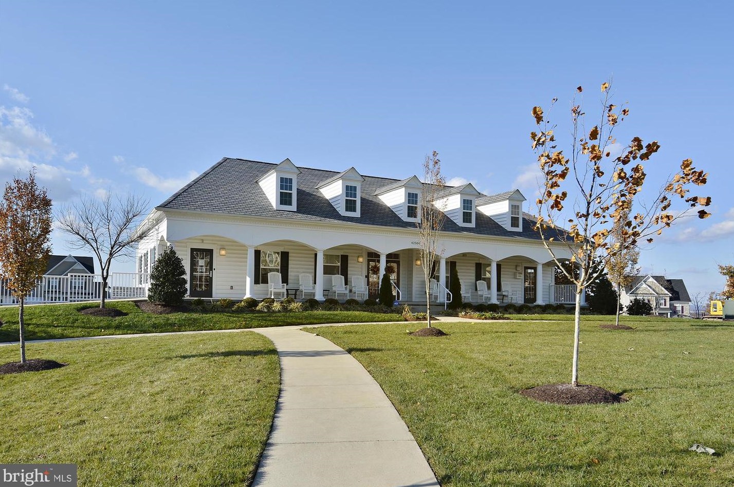 21176 Belmont View Ter, Ashburn VA  20148-4470 exterior