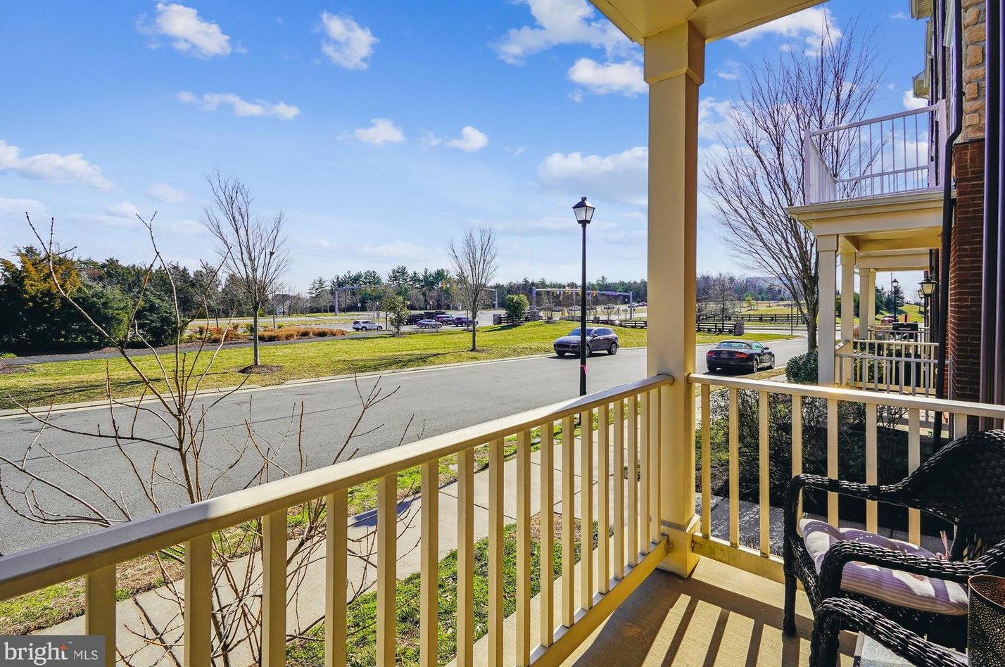 21176 Belmont View Ter, Ashburn VA  20148-4470 exterior