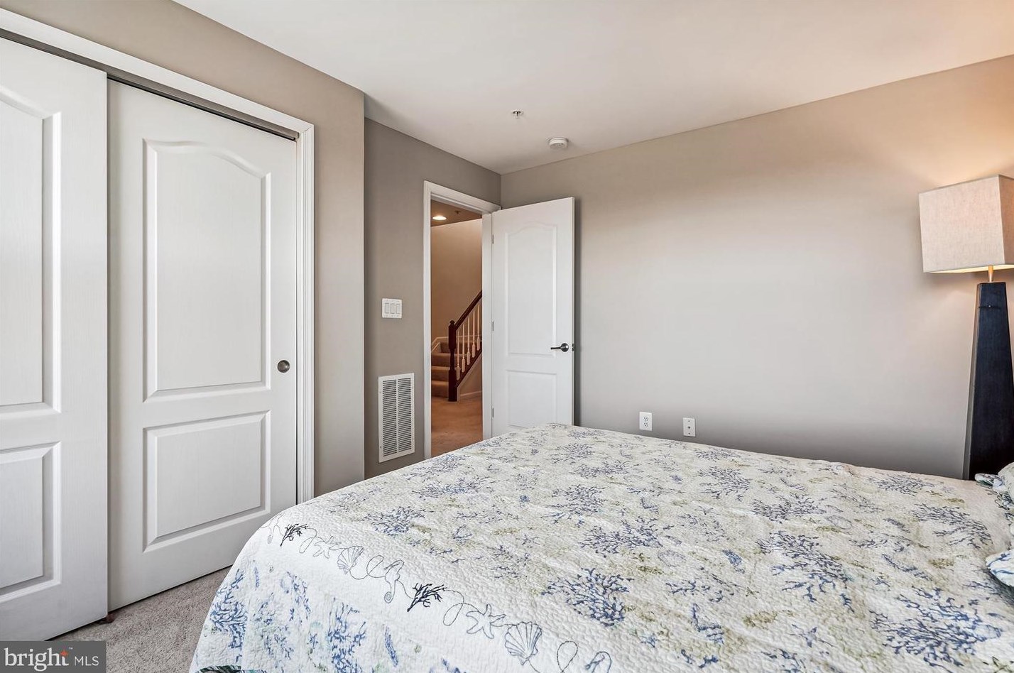 21176 Belmont View Ter, Ashburn VA  20148-4470 exterior