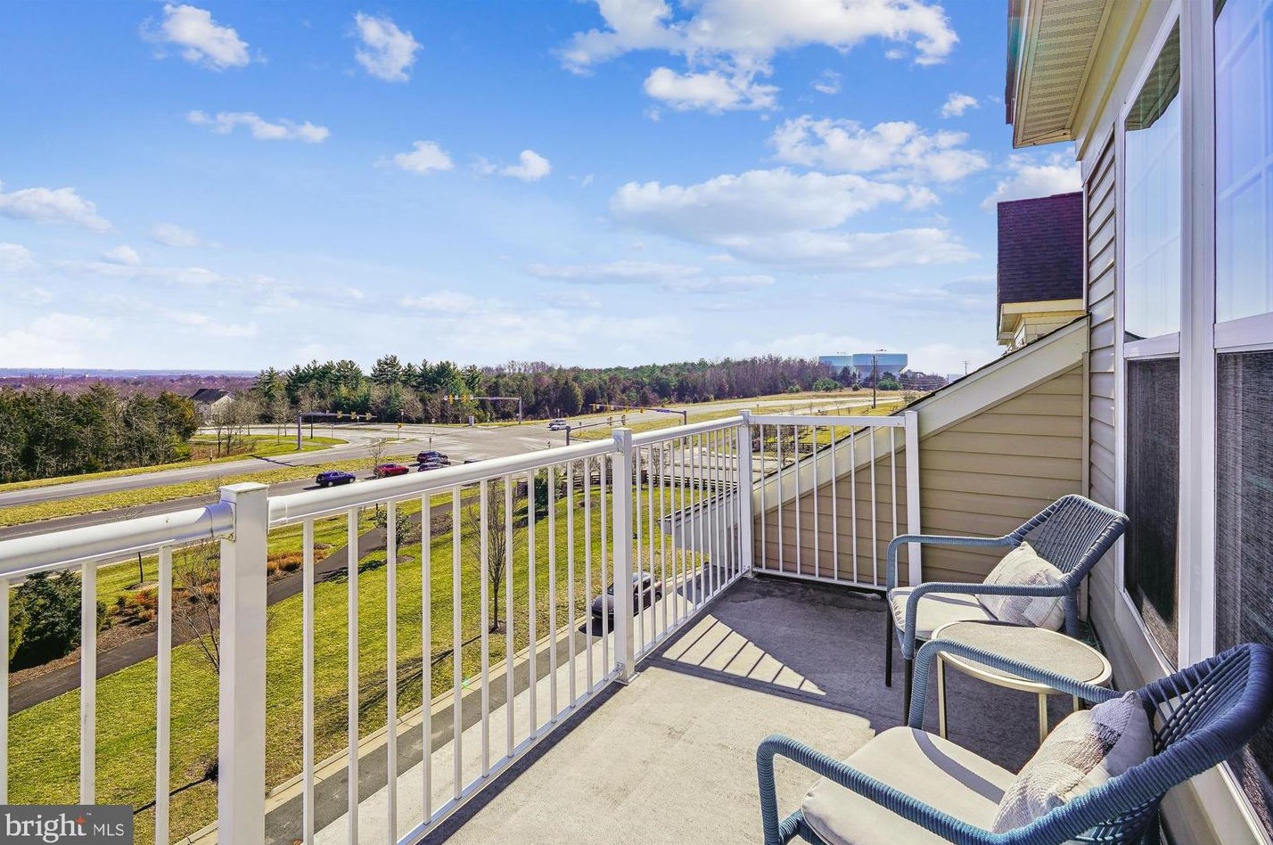 21176 Belmont View Ter, Ashburn VA  20148-4470 exterior