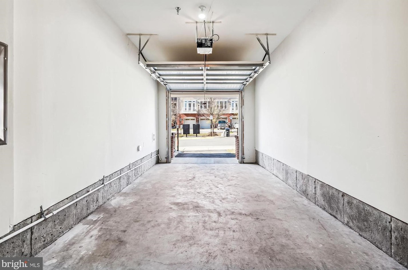 21176 Belmont View Ter, Ashburn VA  20148-4470 exterior