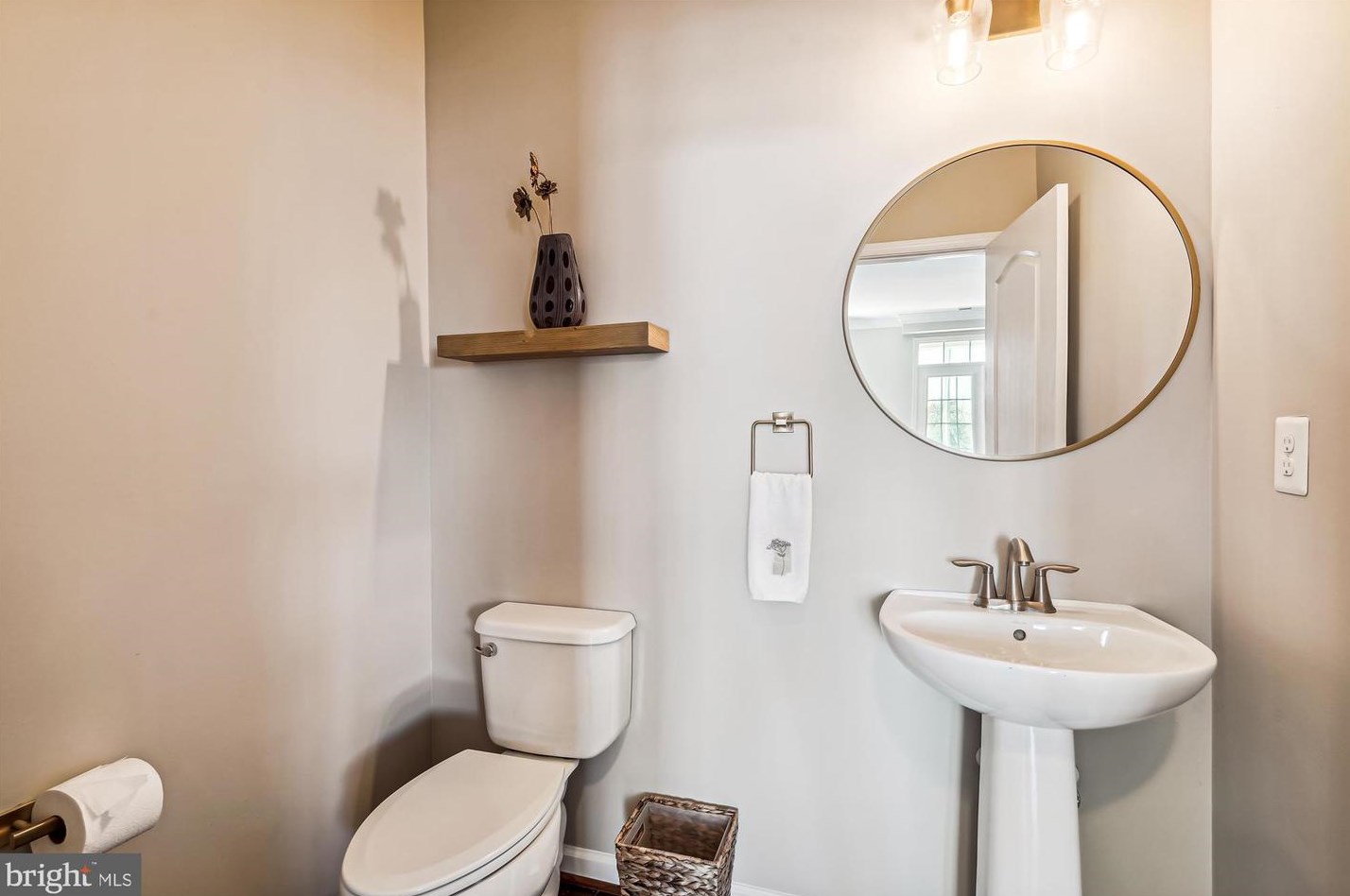 21176 Belmont View Ter, Ashburn VA  20148-4470 exterior