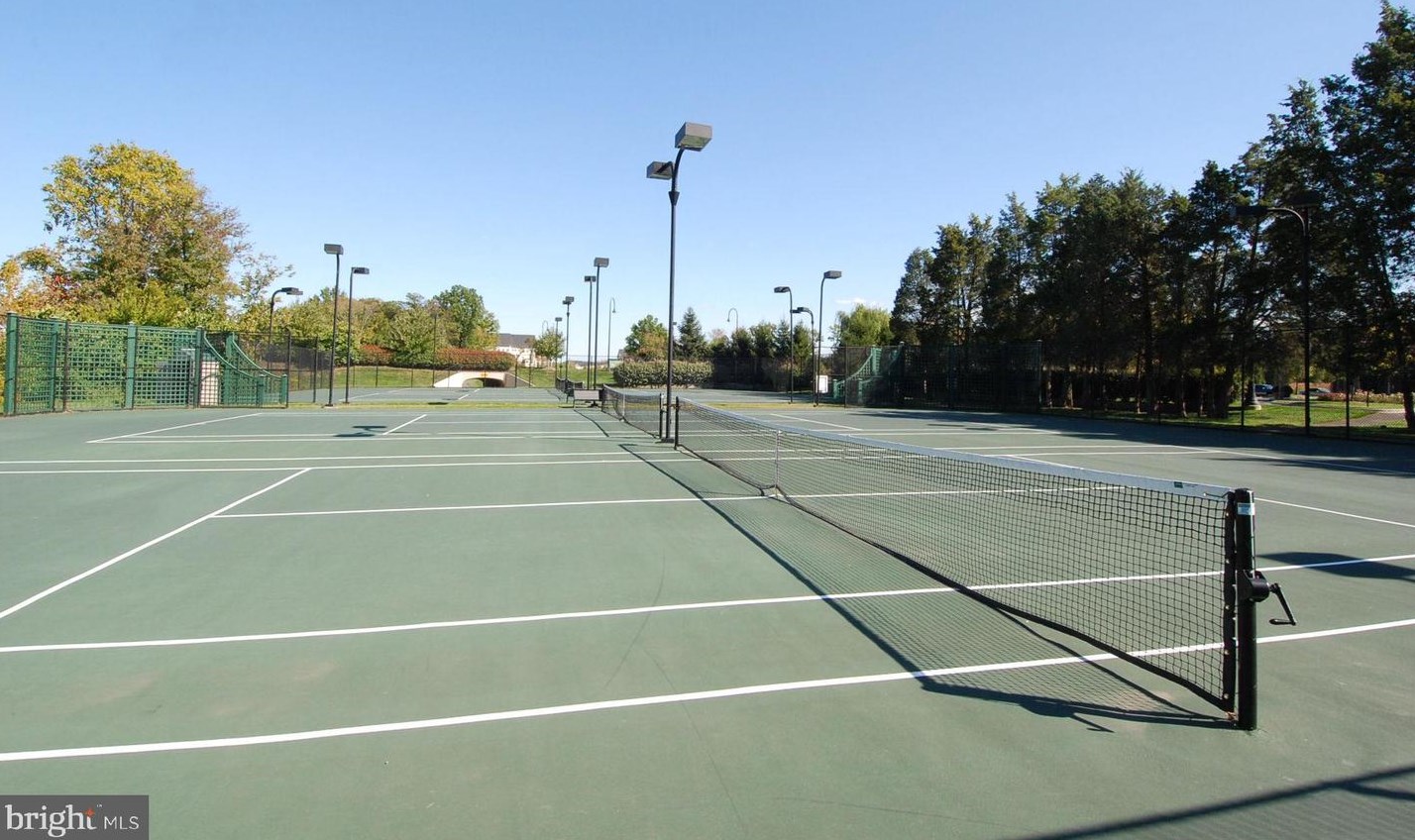 21176 Belmont View Ter, Ashburn VA  20148-4470 exterior