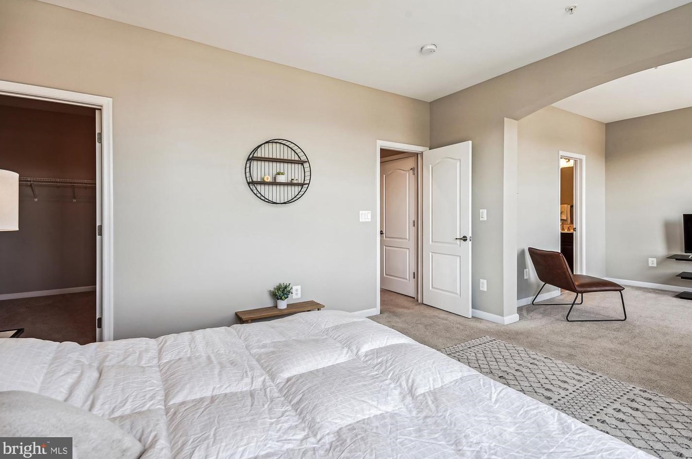 21176 Belmont View Ter, Ashburn VA  20148-4470 exterior