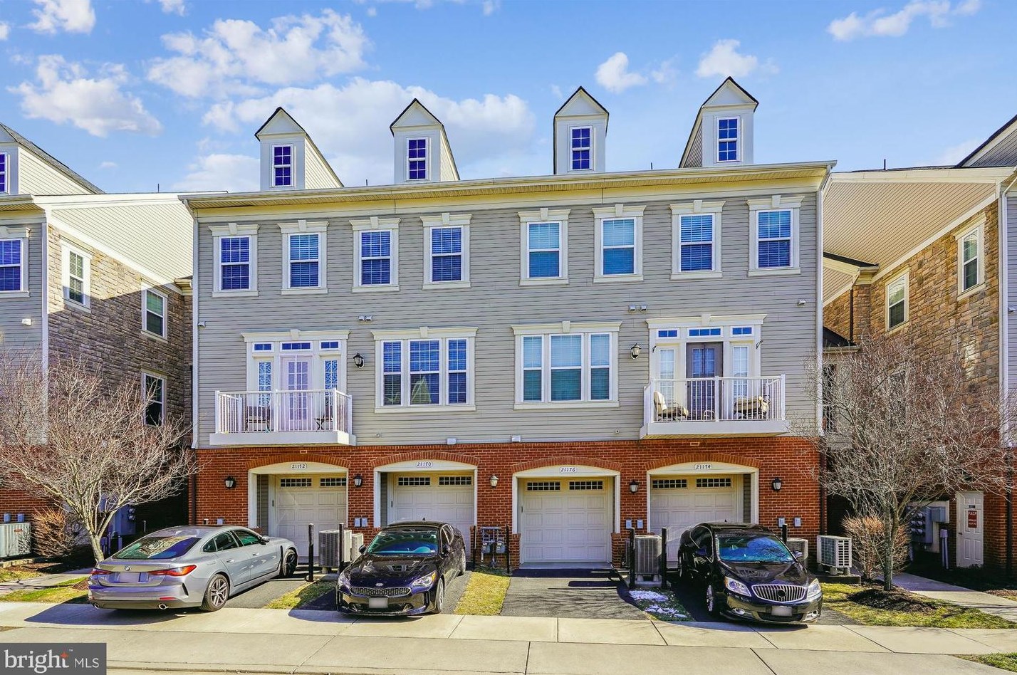 21176 Belmont View Ter, Ashburn VA  20148-4470 exterior