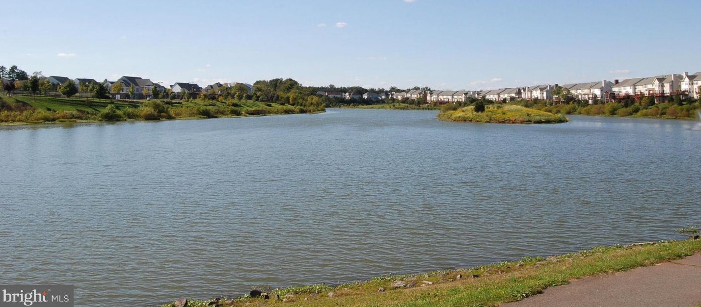 21176 Belmont View Ter, Ashburn VA  20148-4470 exterior