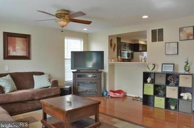 45322 Gable Sq, Dulles VA  20164-5350 exterior