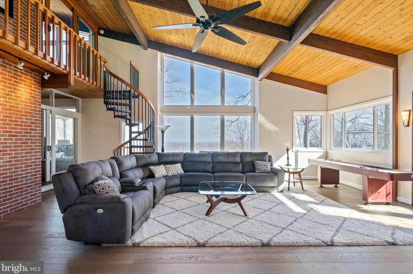 19690 Frst Hl Ln, Mount Weather VA  20135-2039 exterior