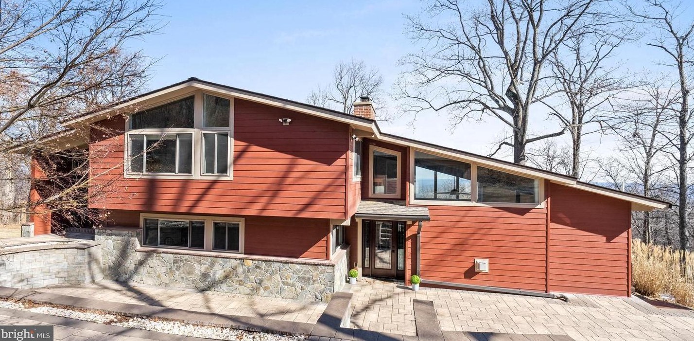 19690 Frst Hl Ln, Mount Weather VA  20135-2039 exterior