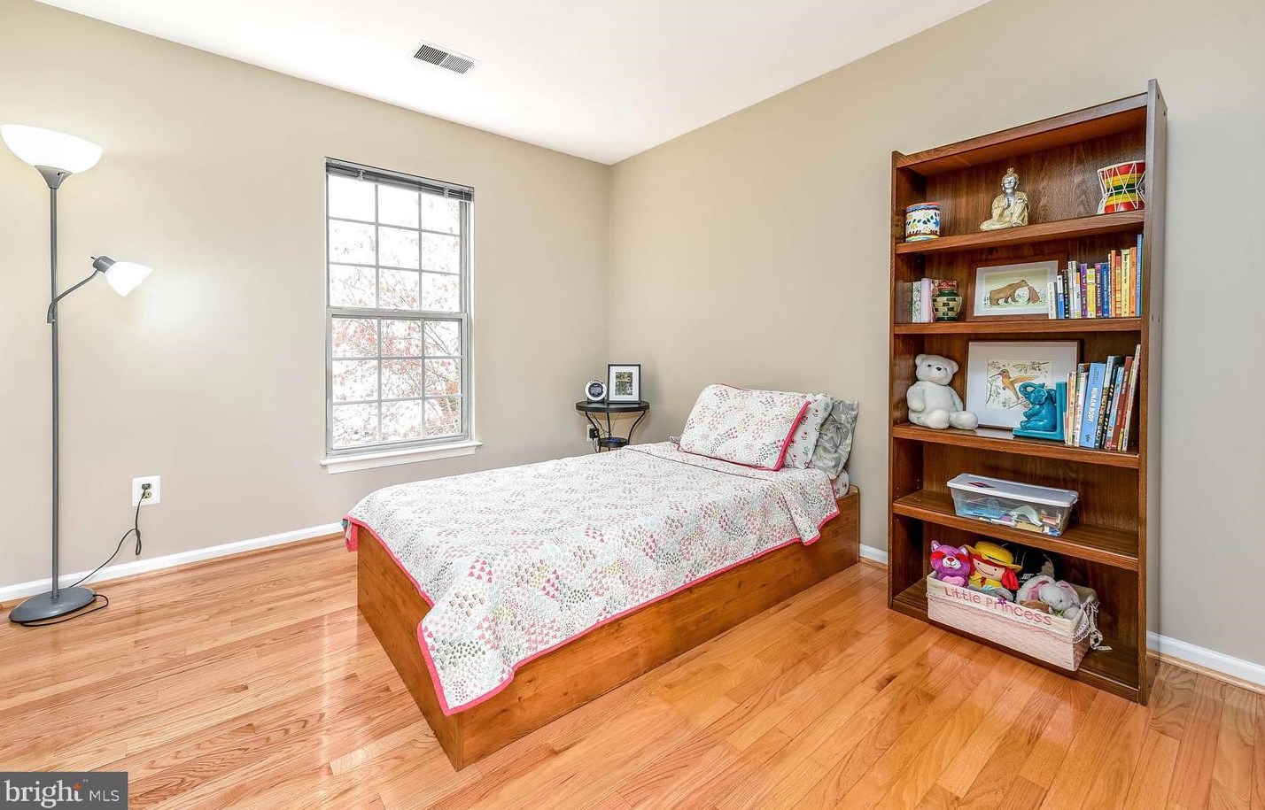 46494 Cedarhurst Dr, Sterling VA  20165-6485 exterior