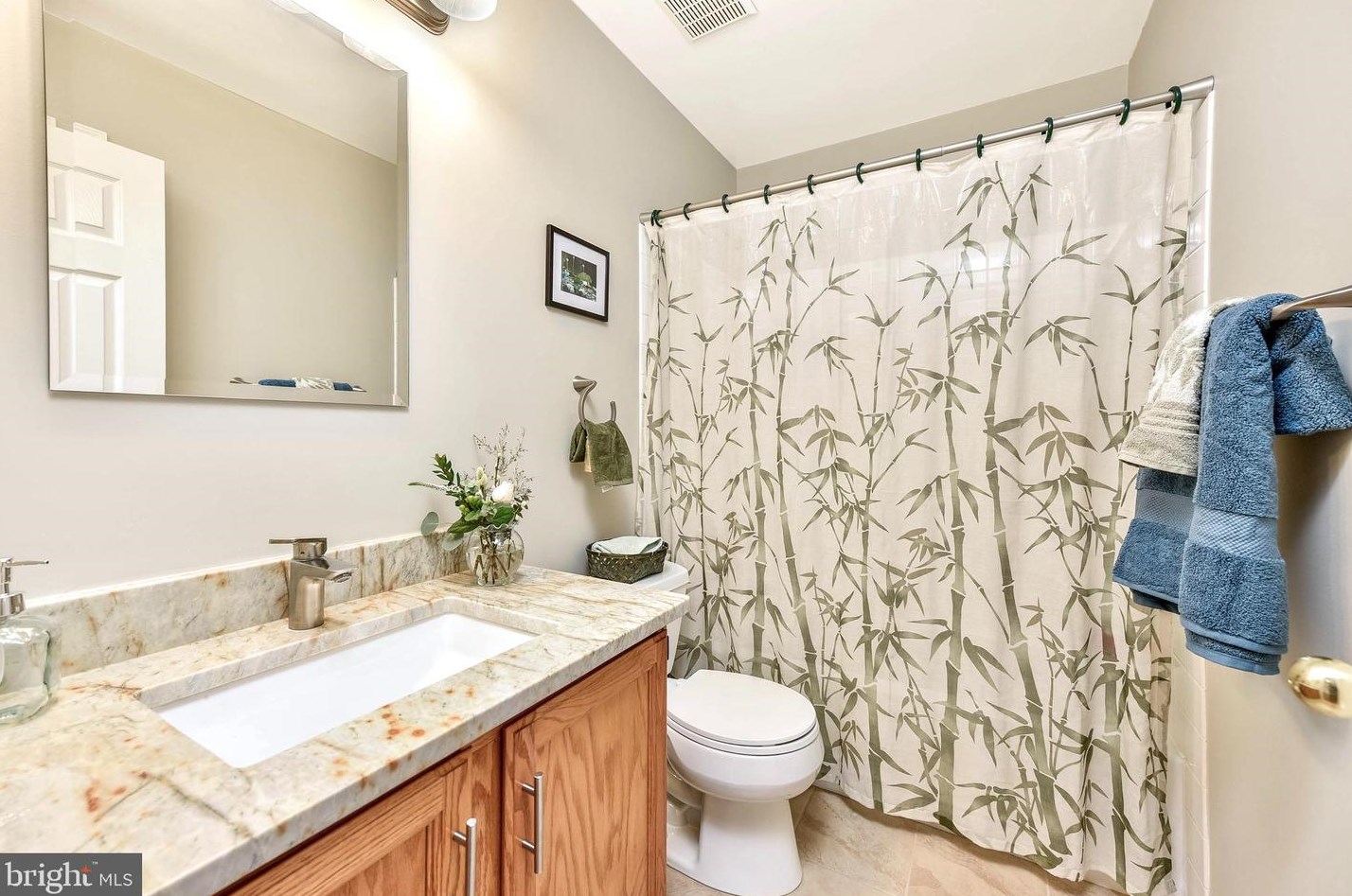 46494 Cedarhurst Dr, Sterling VA  20165-6485 exterior