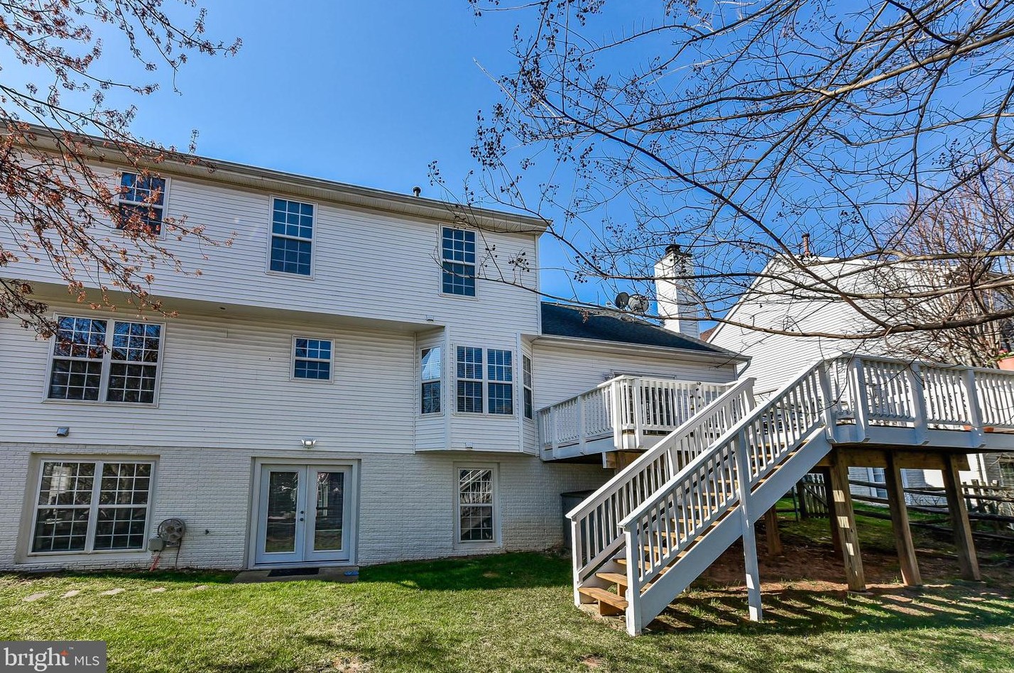 46494 Cedarhurst Dr, Sterling VA  20165-6485 exterior